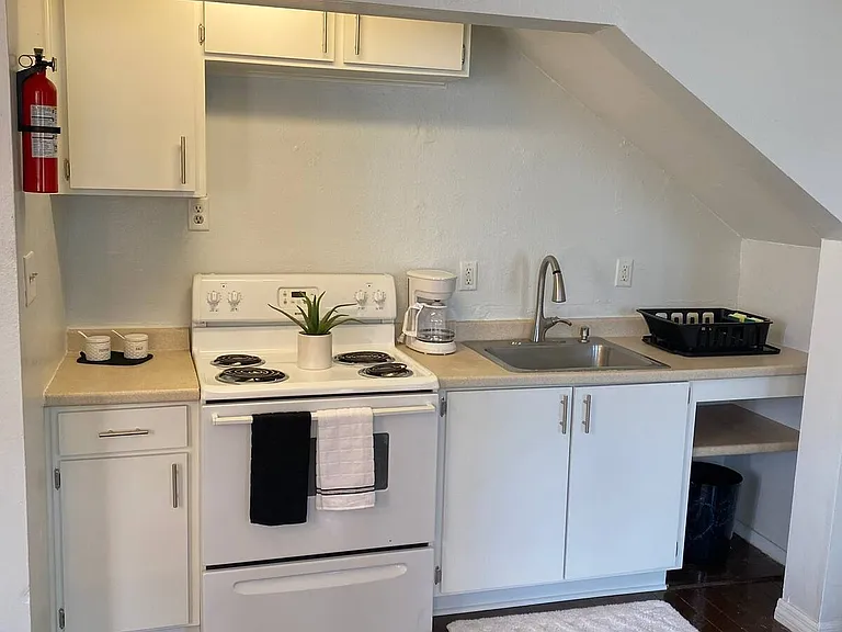 103 N Walker St #1 — Photo 2