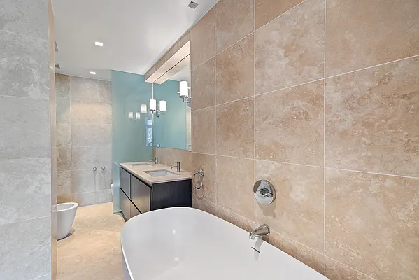 Rented by Domus Realty | media 7