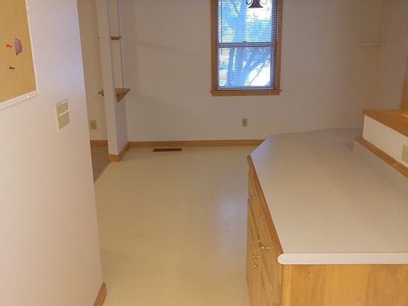 3rd image of 907 E California Ave #1