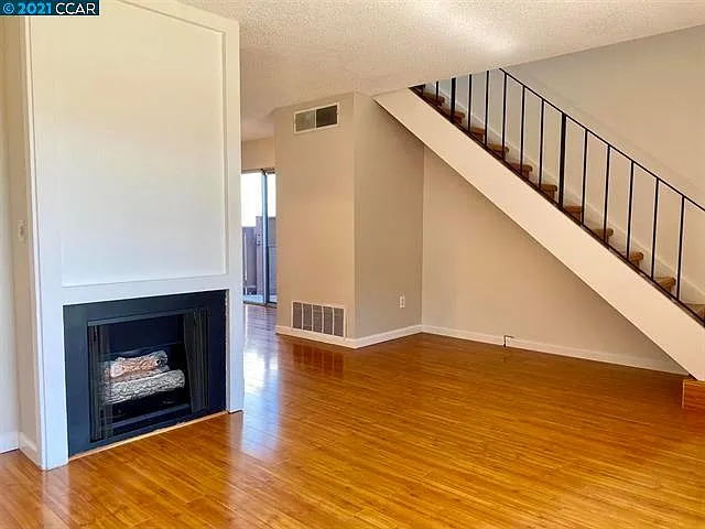1218 Marionola Way — Photo 5
