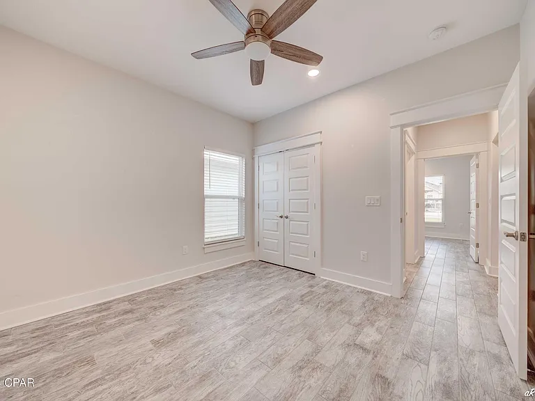 4217 Catherine St — Photo 13