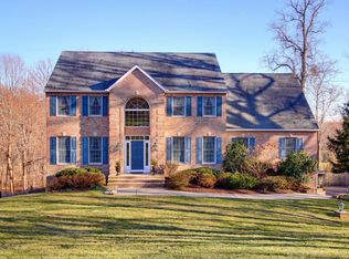 10 Hayes Ct, Atlantic Highlands, NJ 07716