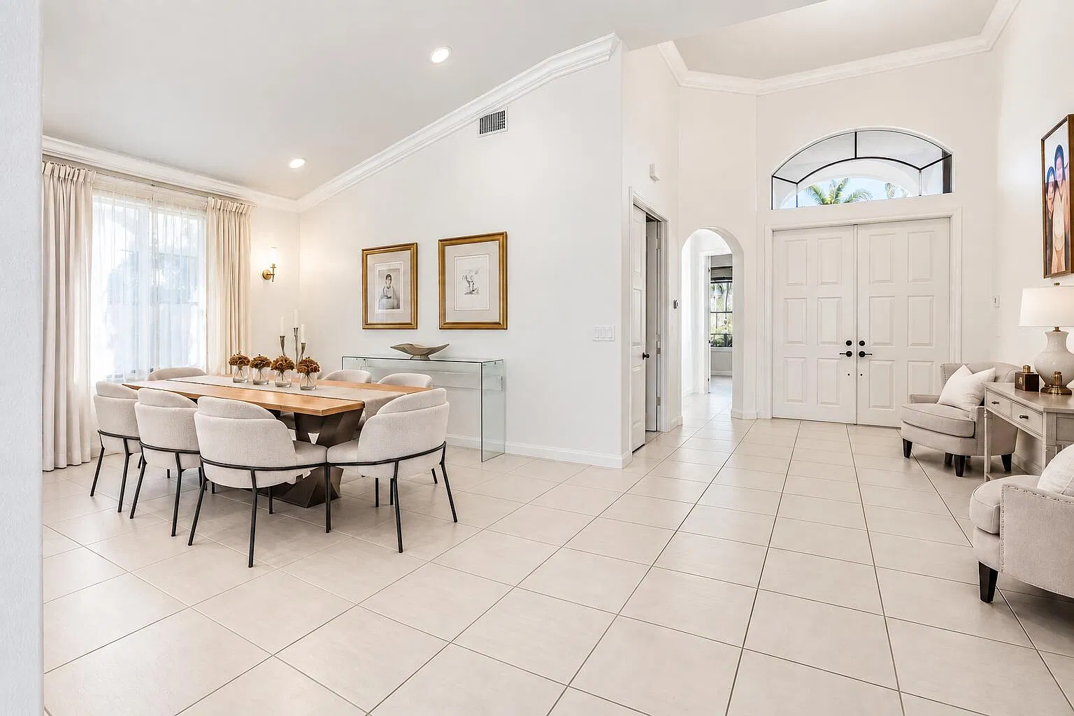 4 bed, 2.5 bath, 2764 sqft, $7,850 — Photo 3