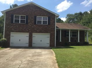 195 Marilyn Dr E, Fayetteville, GA 30214