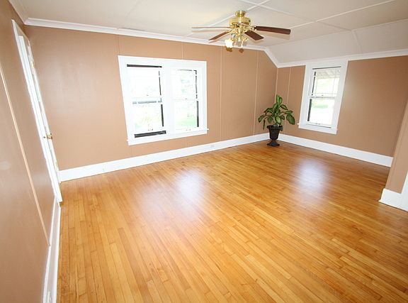 5th image of 511 Washington St