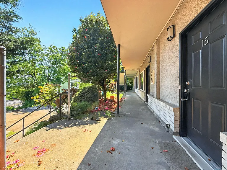 1319 15th Ave S #15 — Photo 9