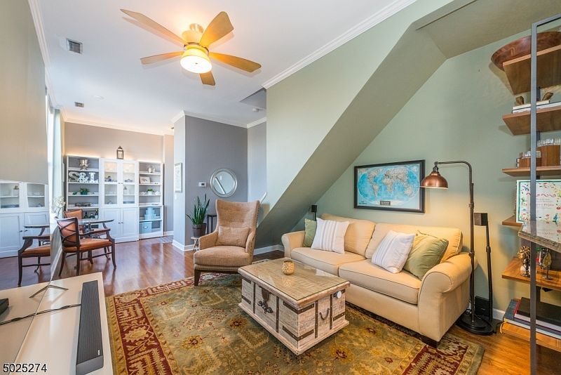 1st image of 295 Bloomfield Ave #6