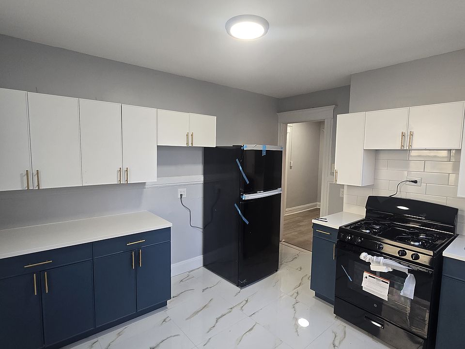 1st image of 8 Davis Ave #G1