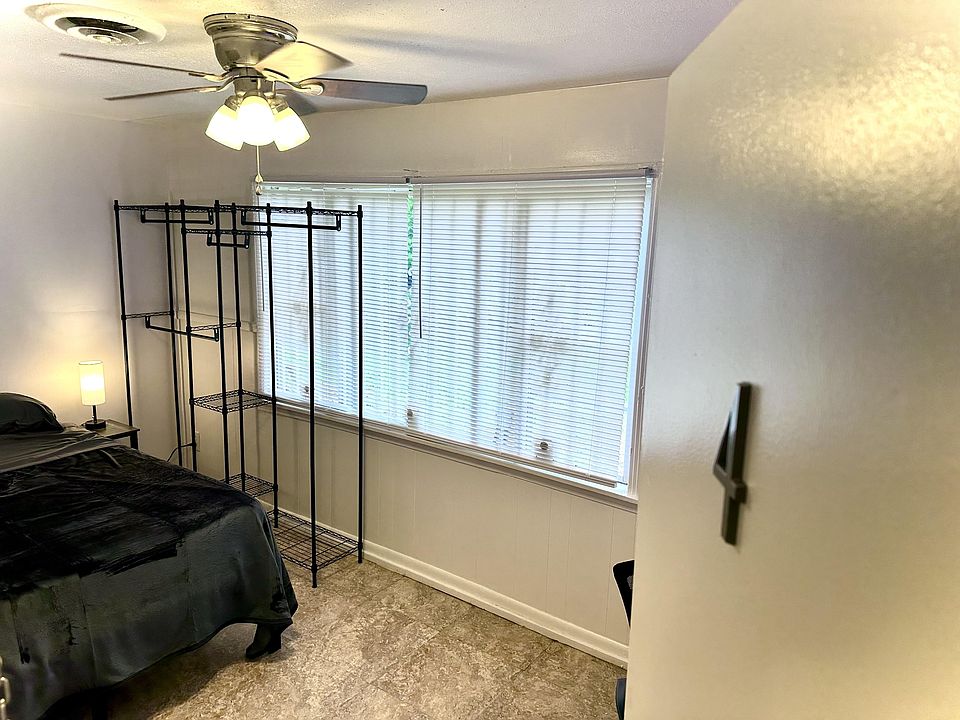 Bedroom 4 - ALL Guests are Gifted Bedding (2 Pillows / Cases, Bed Sheets, Blanket) so that you can rest & feel at Home!