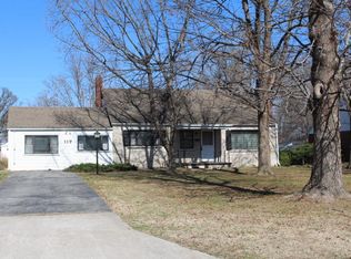 117 E Summit St, Bolivar, MO 65613