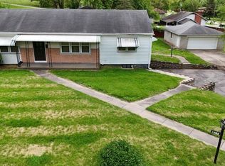 2802 Blackwell Rd, Saint Joseph, MO 64506
