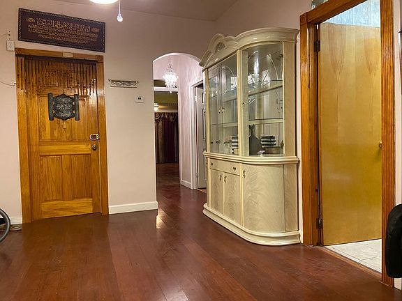 5th image of 16837 90th Ave #1