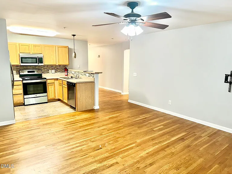 2800 Trailwood Pines Ln — Photo 3