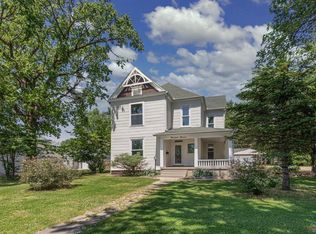 1911 E Broadway Blvd, Sedalia, MO 65301