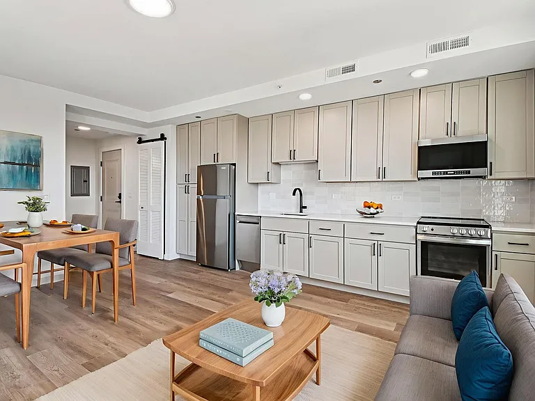 The Nest at Lincoln Park West — Photo 61