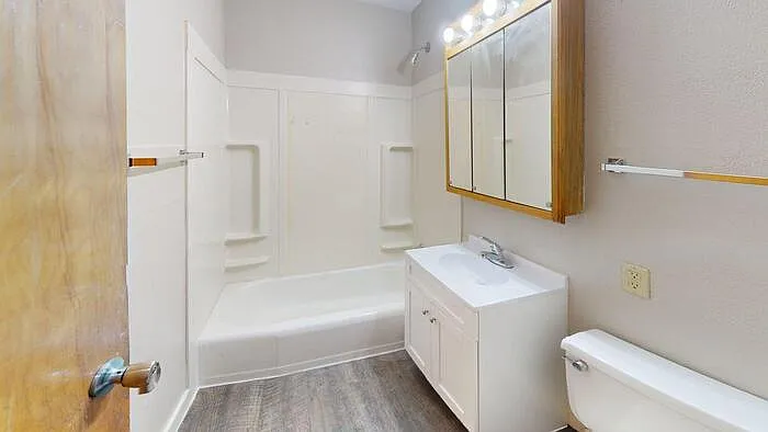 3 bed, 2.0 bath, $1,699 — Photo 3