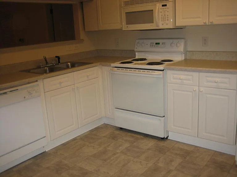 929 Morreene Rd — Photo 22