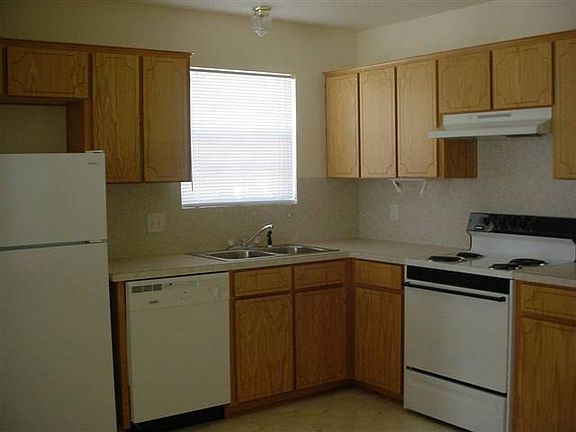 3rd image of 4200 Deek Dr APT A