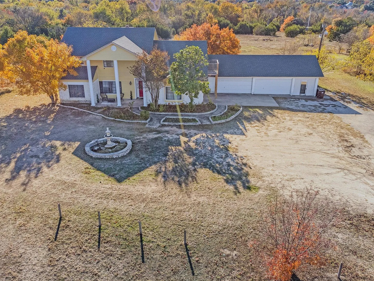 5 bed, 3.5 bath, 3106 sqft, $3,800 — Photo 2