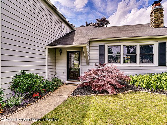 4th image of 908 Cherry Cove Ct
