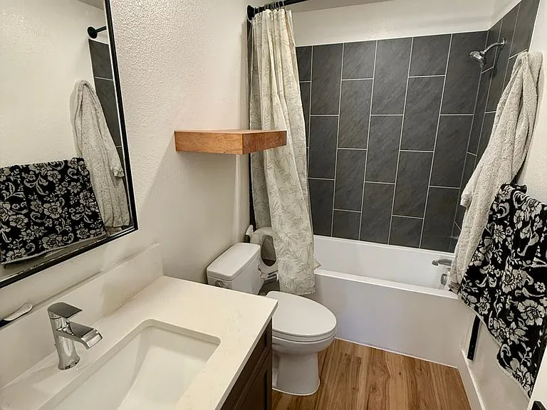 6465 Macarthur Dr — Photo 12