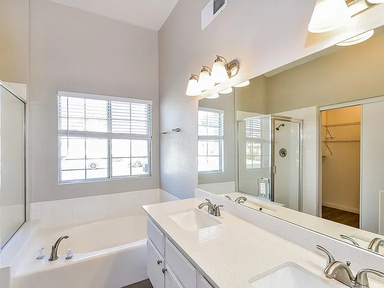 3316 Sturbridge Cir — Photo 12