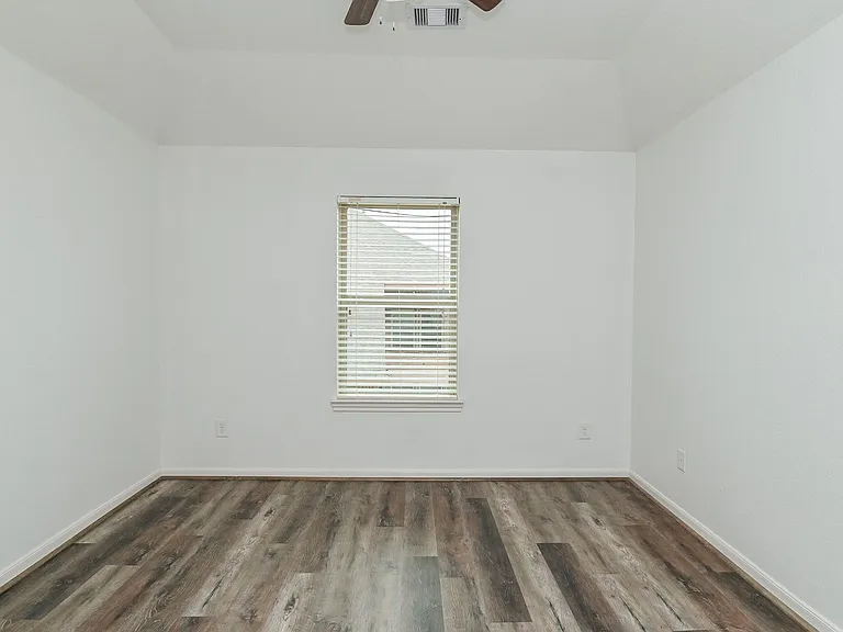 6026 Baileys Run Ln — Photo 31
