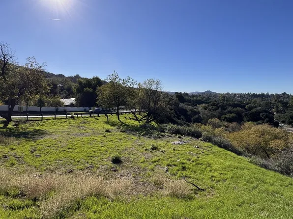 1 N Topanga Canyon Blvd, Woodland Hills, CA 91364