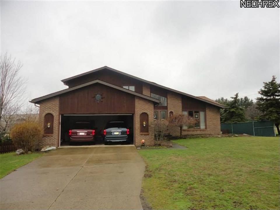 1st image of 11964 Hilary Dr W