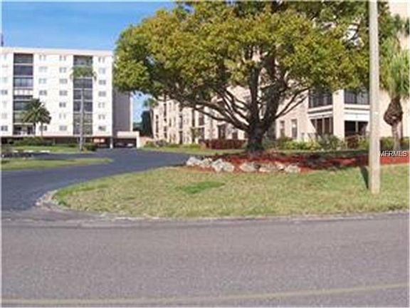 3rd image of 19029 Us Highway 19 N APT 26-102