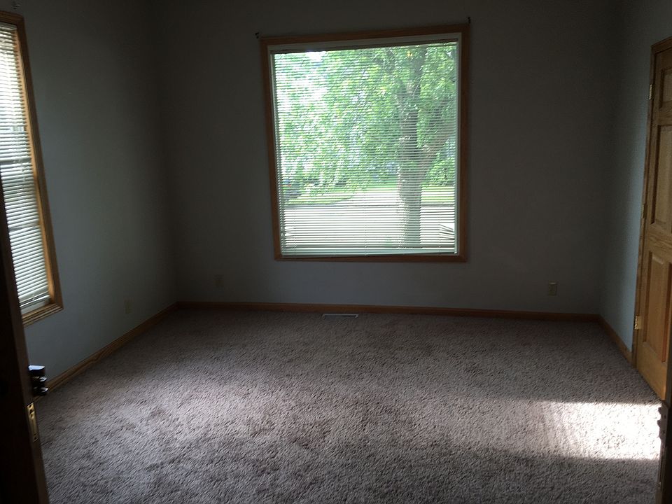 1st image of 1066 W Wabasha St