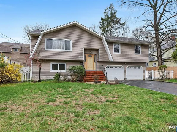 11 Trinity Pl, Hillsdale, NJ 07642