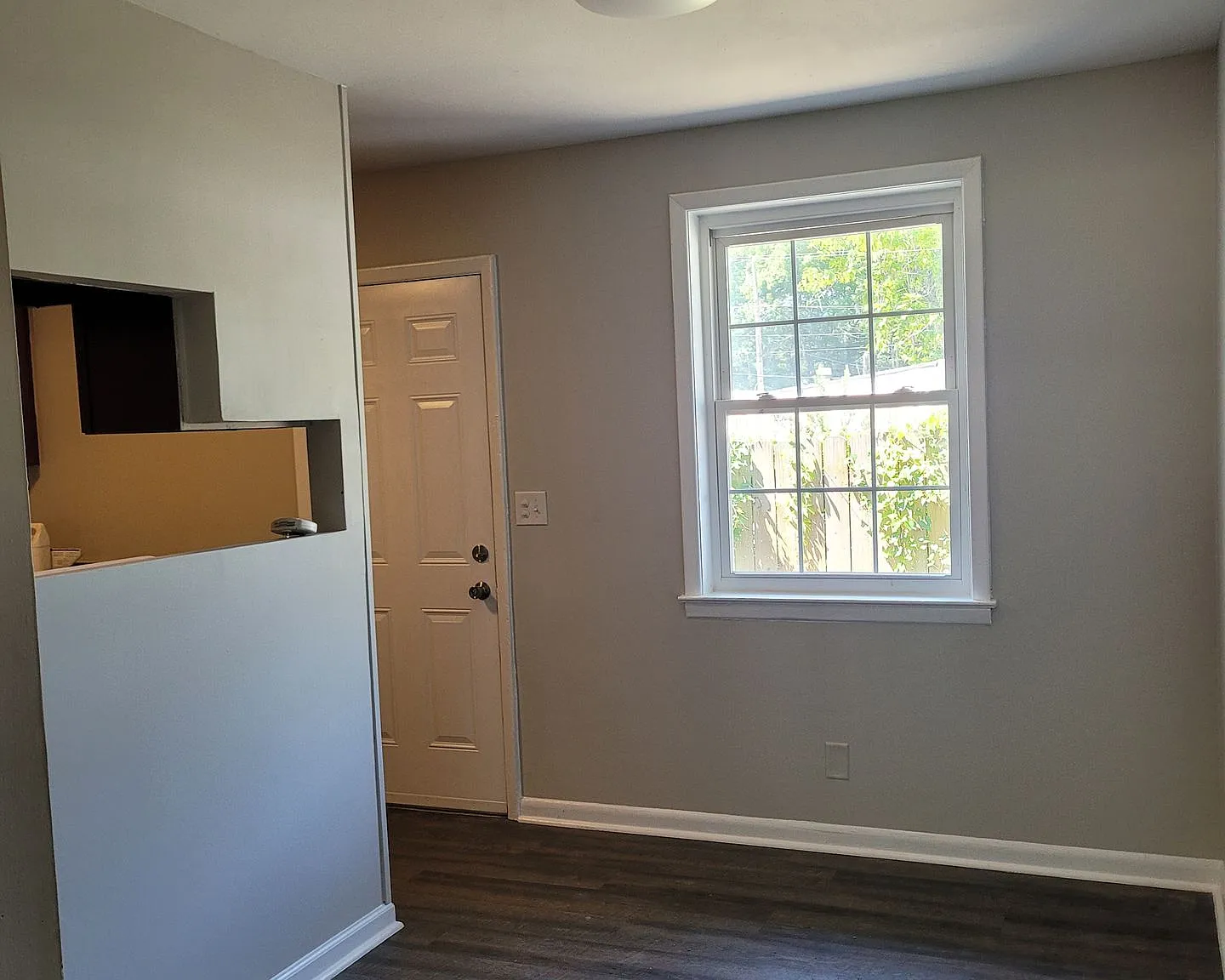 Charming 2 Bedroom, 1 Bath Duplex in North Charleston — Photo 3