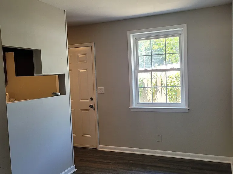 4345 Leslie St — Photo 3
