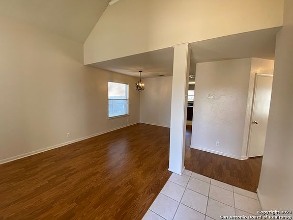 3rd image of 115 Cibolo Bridge Dr