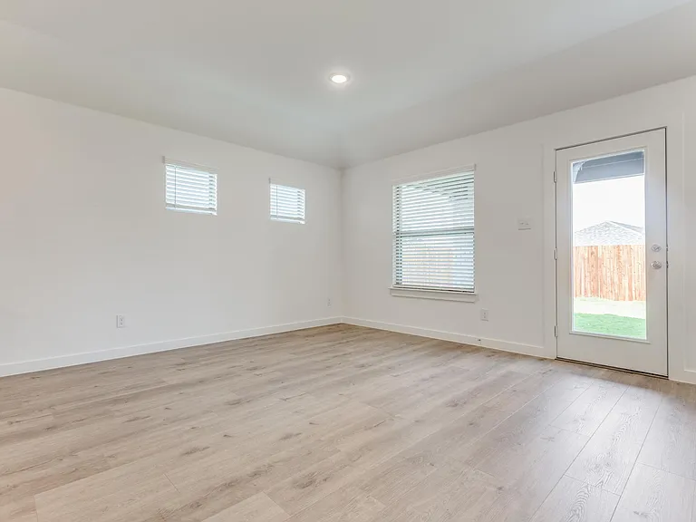 4908 Pebblewood Dr — Photo 11