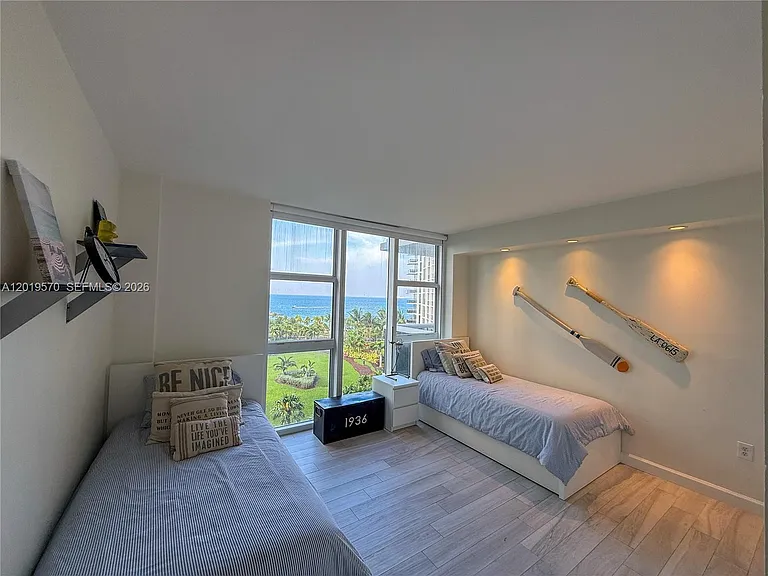 10275 Collins Ave #634 — Photo 31