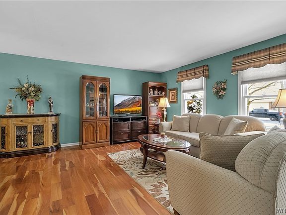 3rd image of 169 Cherrywood Dr