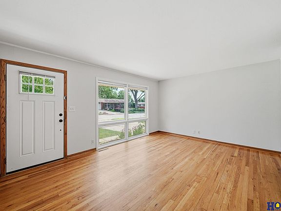 5th image of 1021 Driftwood Dr