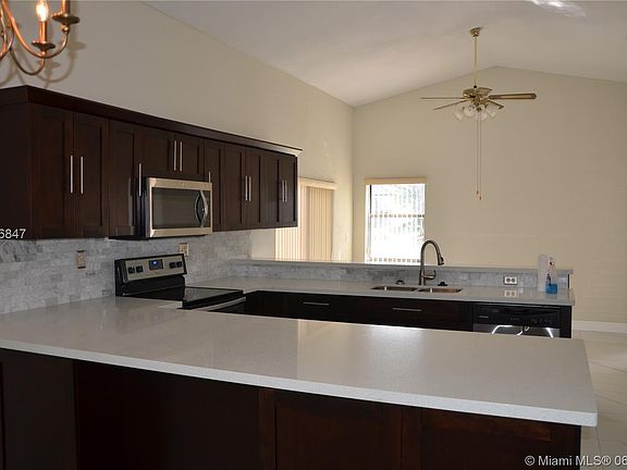 3rd image of 15025 Brighton Ln