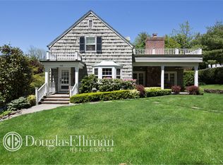 102 Luquor Rd, Port Washington, NY 11050