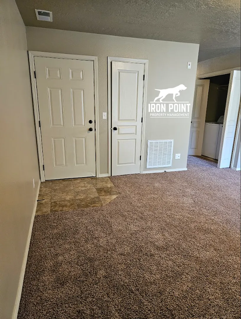 AV16648 — Photo 2