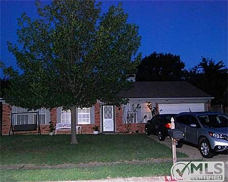 1st image of 1414 Legget St