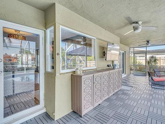 5th image of 1736 NW 38th St