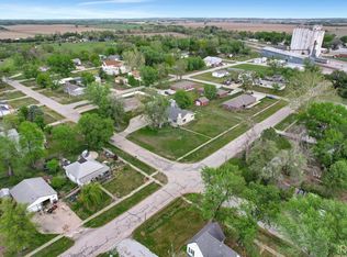 138 West St, Greenwood, NE 68366