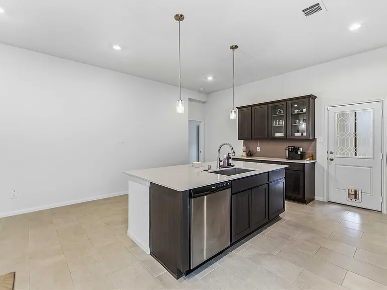 7954 Cypress Country Dr — Photo 10