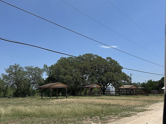4th image of 179 Bandera Dr