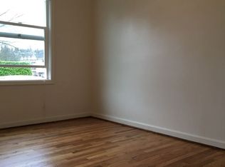 5229 E Burnside St APT 12, Portland, OR 97215