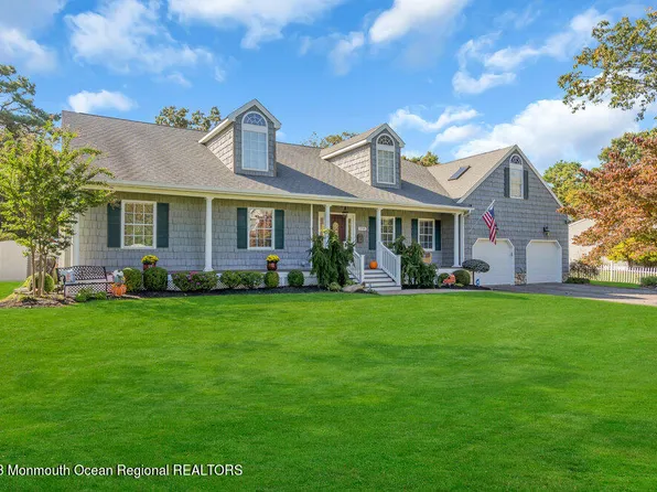 298 Trenton Avenue, Bayville, NJ 08721
