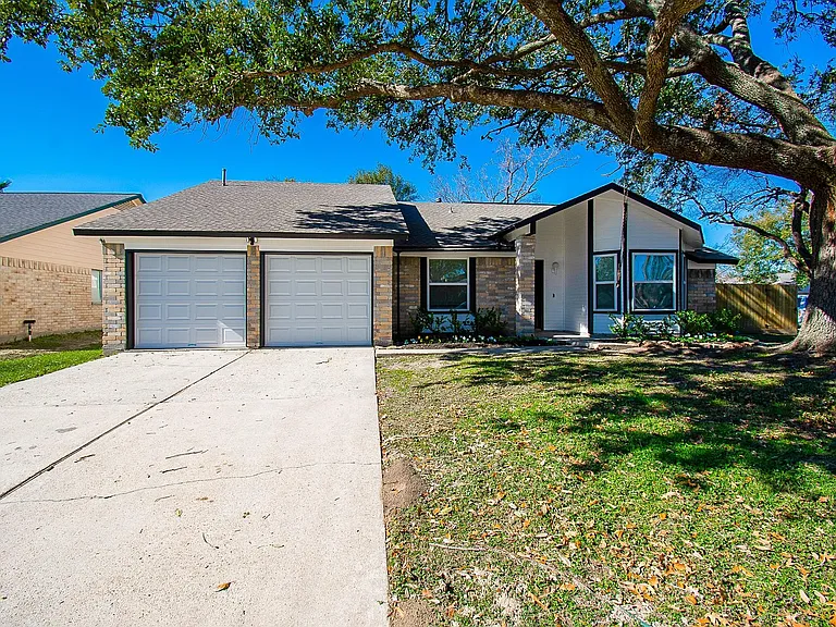 16419 N Bend Dr — Photo 1